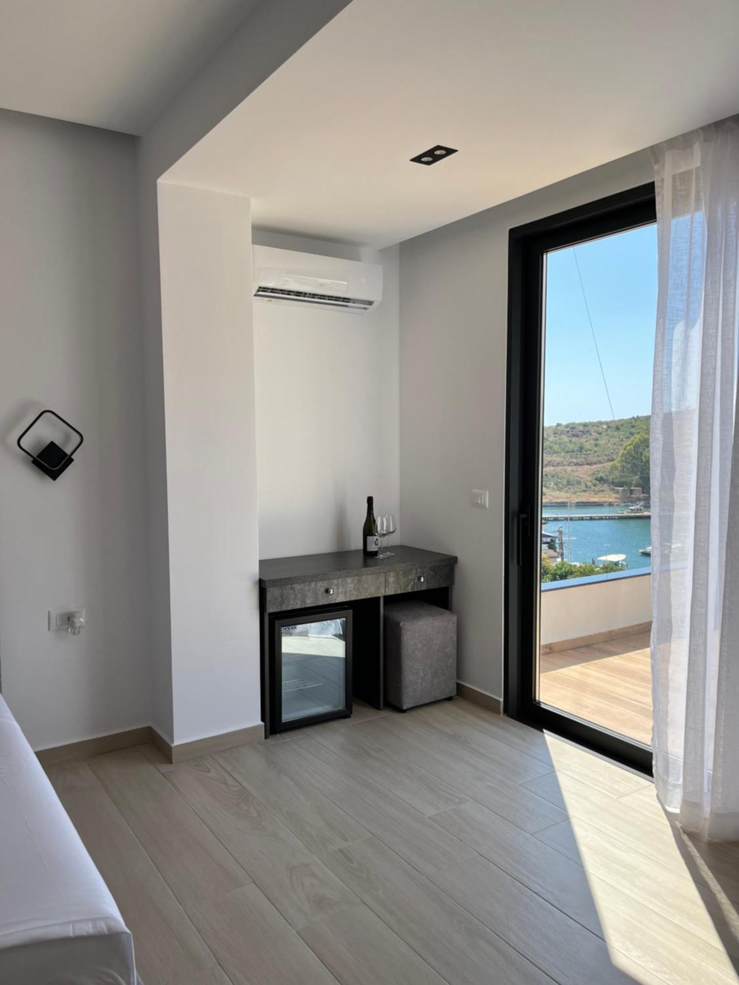 Del Mare Hotel Sarande Exterior photo