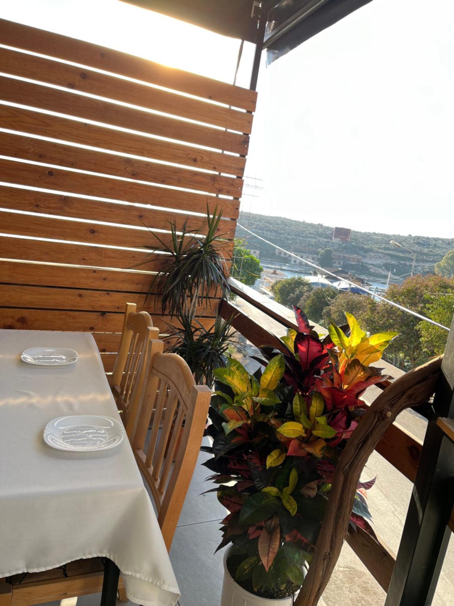 Del Mare Hotel Sarande Exterior photo